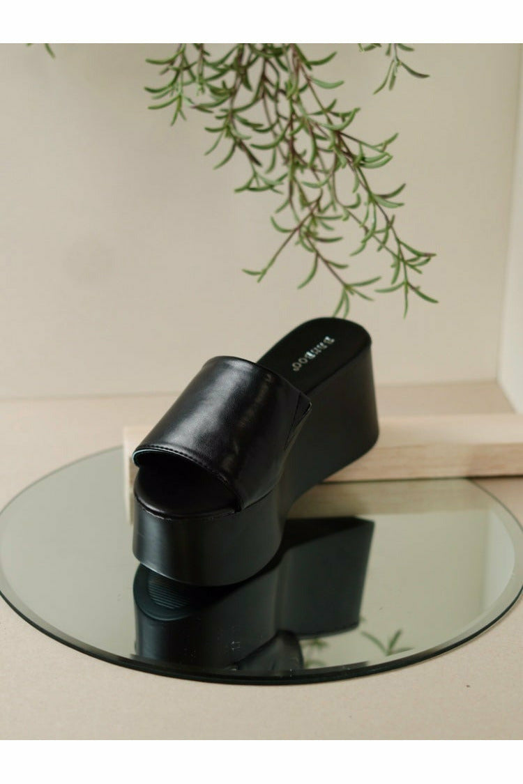 KATIUSCA BLACK SANDAL